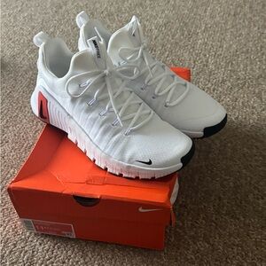 Men’s Nike Free Metcon 6
White w/Picante Red 
Size 11.5